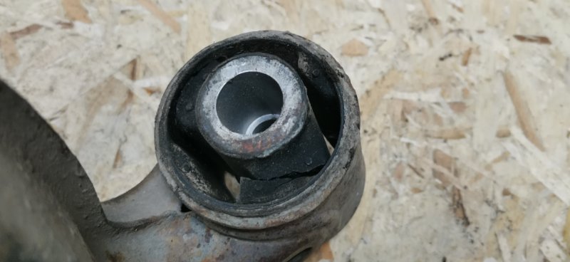 Рычаг подвески Mercedes C180 1996 W202