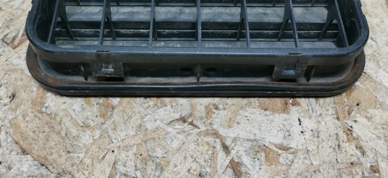 Решетка вентиляции салона Mercedes C180 1996 W202