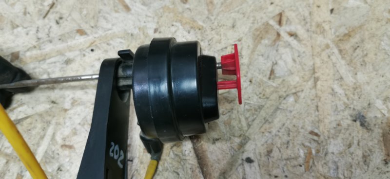 Замок лючка бензобака Mercedes C180 1996 W202