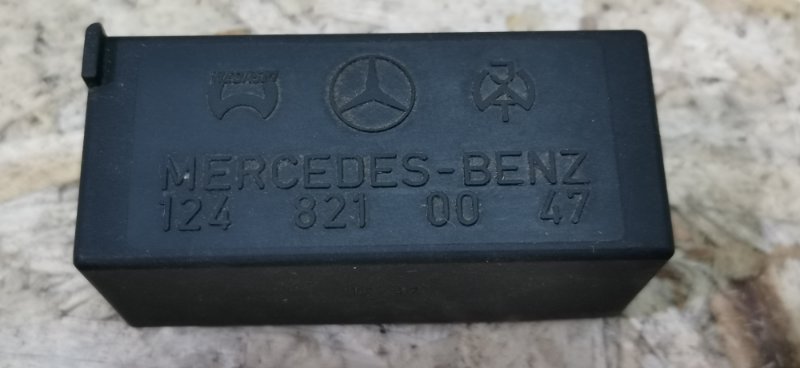 Реле моторчика люка Mercedes W124 1987