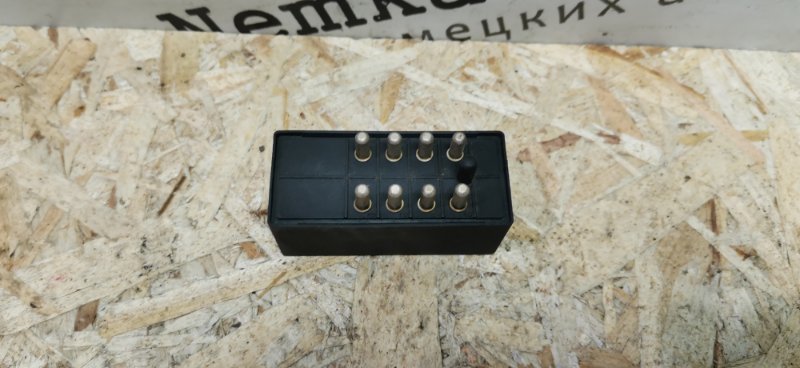 Реле моторчика люка Mercedes W124 1987