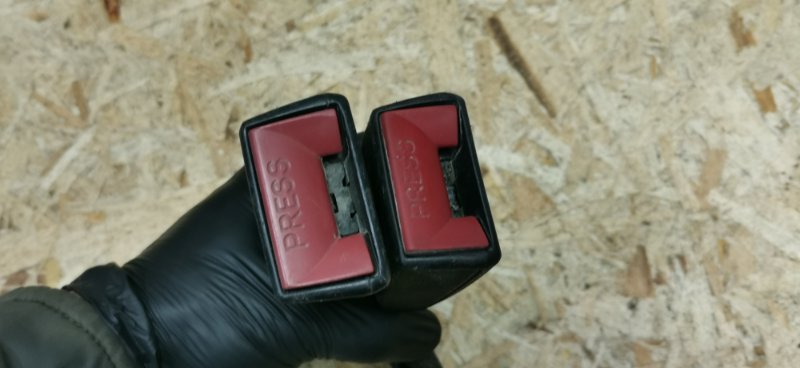 Замок ремня безопасности Mercedes W124 1987