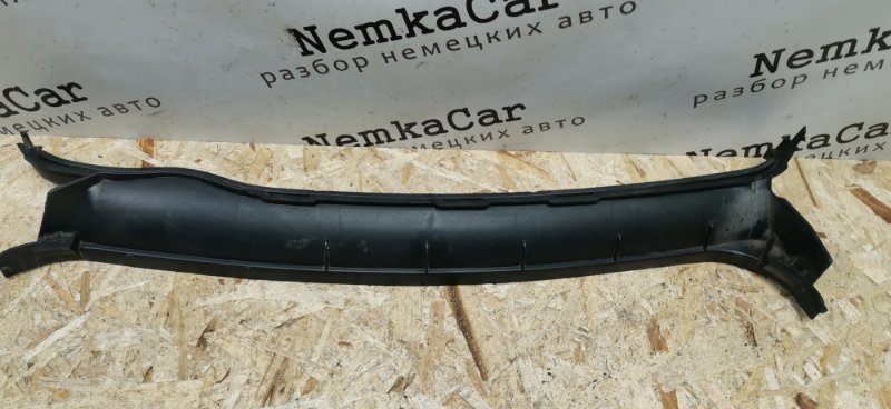 Водосток Mercedes W124 1993 E320