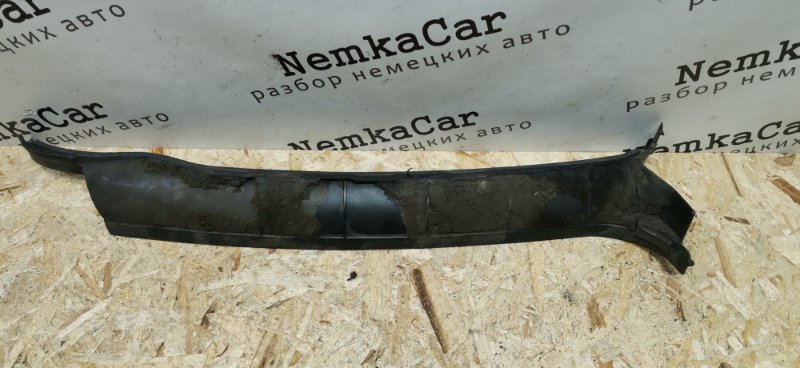 Водосток Mercedes W124 1993 E320