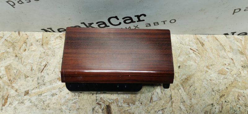 Пепельница Mercedes W124 1987