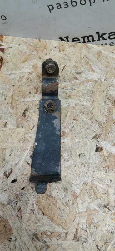 Кронштейн стабилизатора Mercedes W124 1987