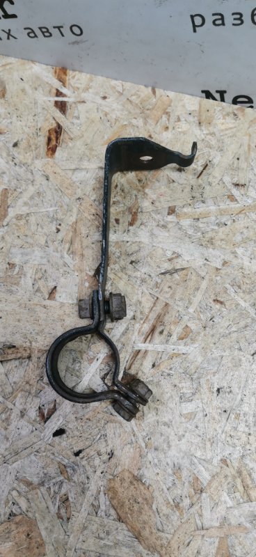 Кронштейн стабилизатора Mercedes W124 1987