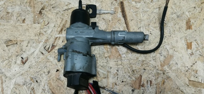 Замок зажигания ДИЗЕЛЬ Mercedes w123 1985 Седан