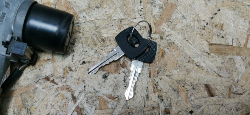 Замок зажигания ДИЗЕЛЬ Mercedes w123 1985 Седан