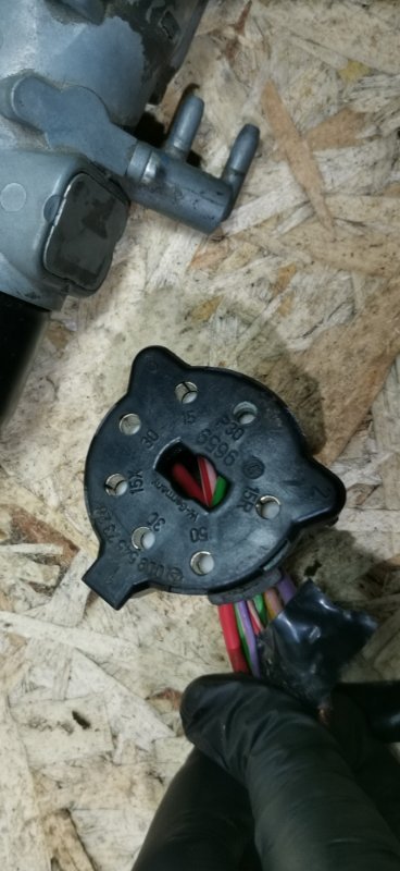 Замок зажигания ДИЗЕЛЬ Mercedes w123 1985 Седан