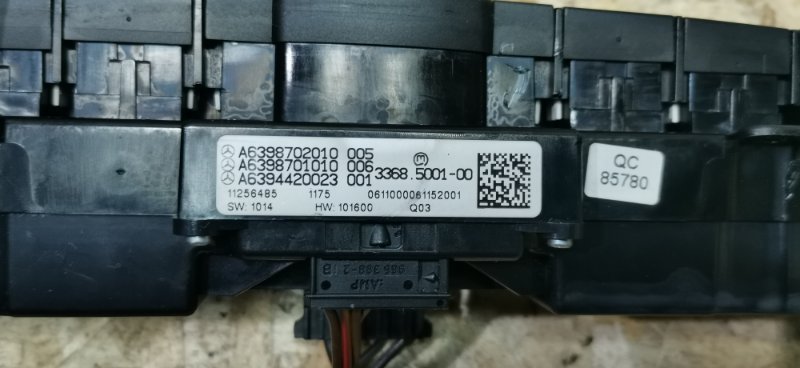 Блок кнопок центральной консоли Mercedes Vito 2011 639 рест