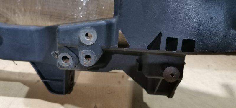 Рамка радиатора Mercedes Vito 2011 639 рест