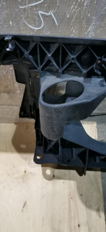 Рамка радиатора Mercedes Vito 2011 639 рест