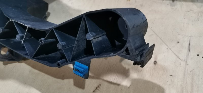 Рамка радиатора Mercedes Vito 2011 639 рест