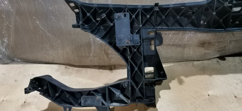 Рамка радиатора Mercedes Vito 2011 639 рест