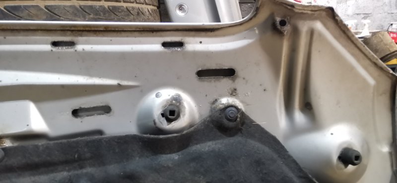 Капот Mercedes Vito 2011 639 рест