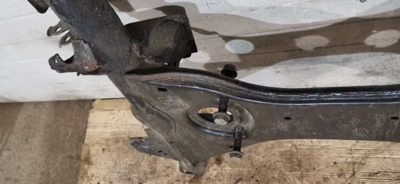 Подрамник Mercedes Vito 2011 639 рест