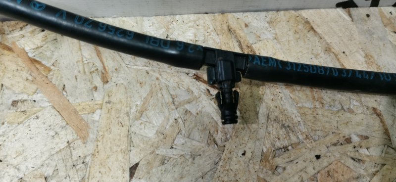 Трубка обратки форсунок Mercedes Vito 2011 639 рест