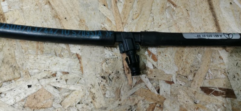 Трубка обратки форсунок Mercedes Vito 2011 639 рест