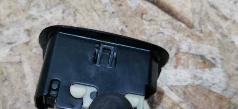 Кнопка люка Mercedes VIANO 2011 639 рест