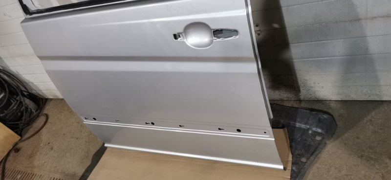 Дверь сдвижная Mercedes VIANO 2011 639 рест