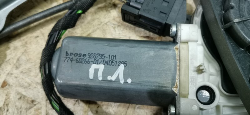 Стеклоподъемник Mercedes VIANO 2011 639 рест