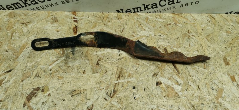 Кронштейн глушителя Mercedes W124 1993 300CE