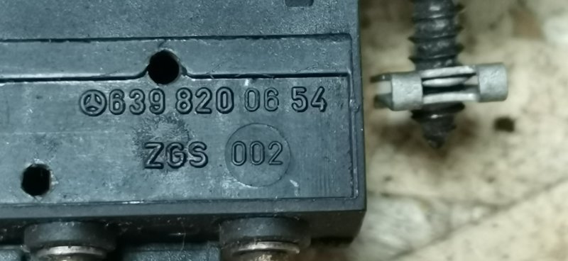 Контакты сдвижной двери Mercedes VIANO 2011 639 рест