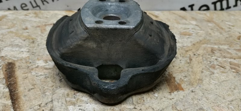 Опора двигателя Mercedes w123 1980 Седан