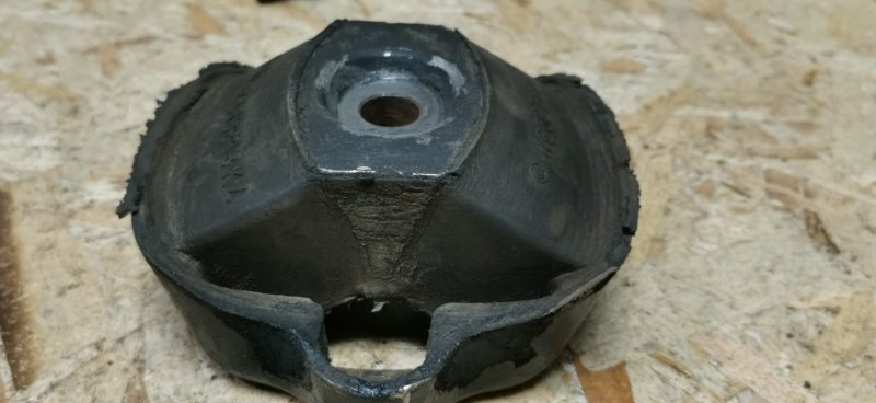 Подушка двигателя Mercedes S-Class W116