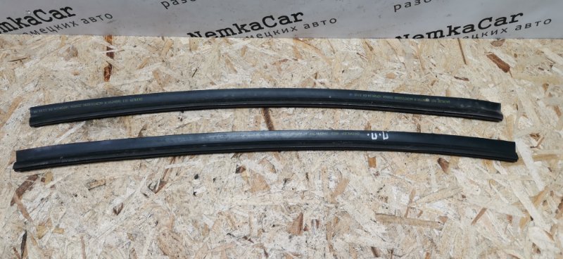 Уплотнитель двери Mercedes VIANO 2011 639 рест