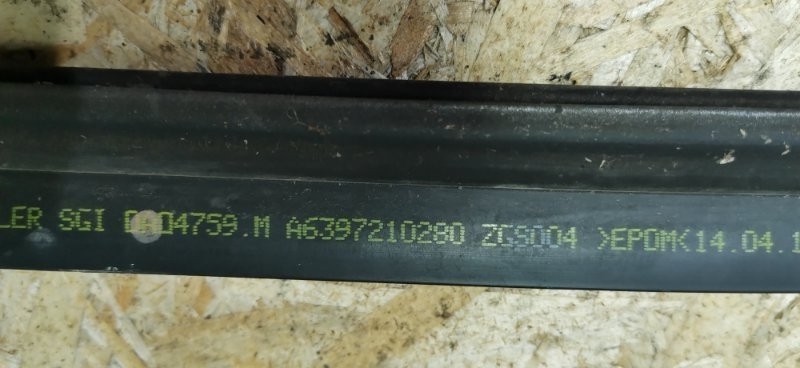 Уплотнитель двери Mercedes VIANO 2011 639 рест