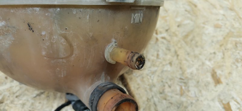 Бачок расширительный Mercedes VIANO 2011 639 рест