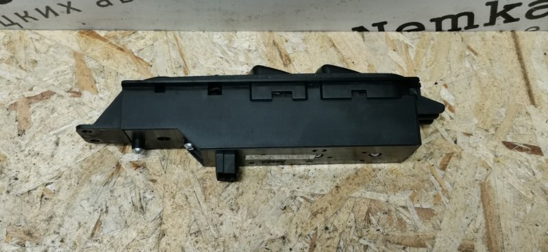 Блок управления стеклоподъемниками Mercedes VIANO 2011 639 рест