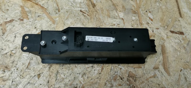 Кнопка стеклоподъемника Mercedes VIANO 2011 639 рест