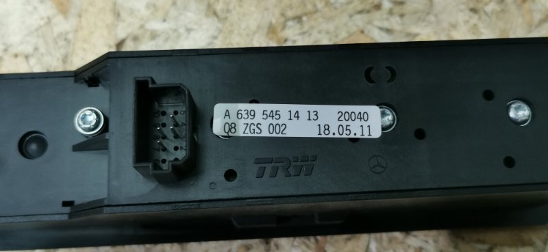 Кнопка стеклоподъемника Mercedes VIANO 2011 639 рест