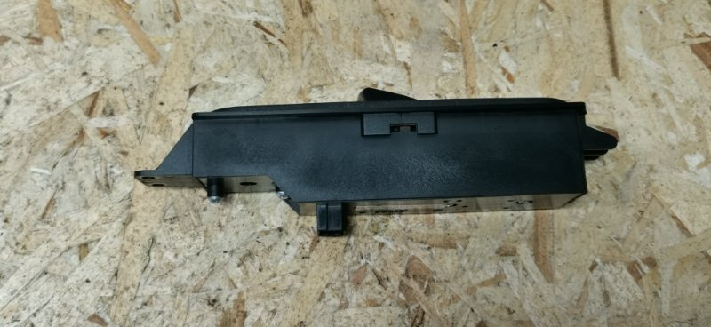 Кнопка стеклоподъемника Mercedes VIANO 2011 639 рест