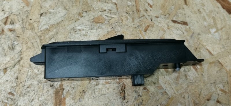 Кнопка стеклоподъемника Mercedes VIANO 2011 639 рест