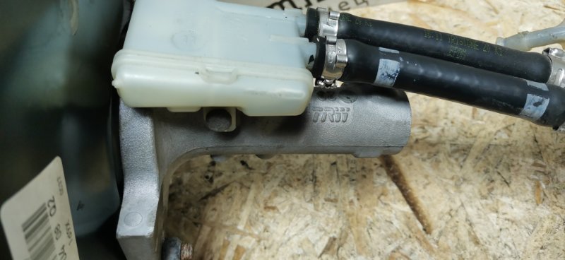 Главный тормозной цилиндр Mercedes VIANO 2011 639 рест