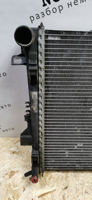 Радиатор Mercedes VIANO 2011 639 рест