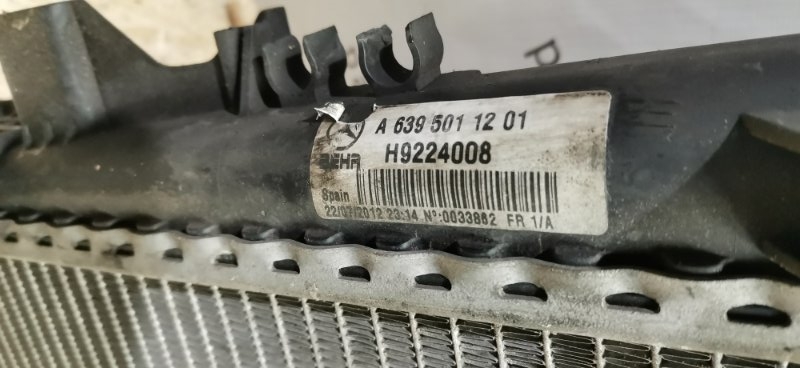 Радиатор Mercedes VIANO 2011 639 рест