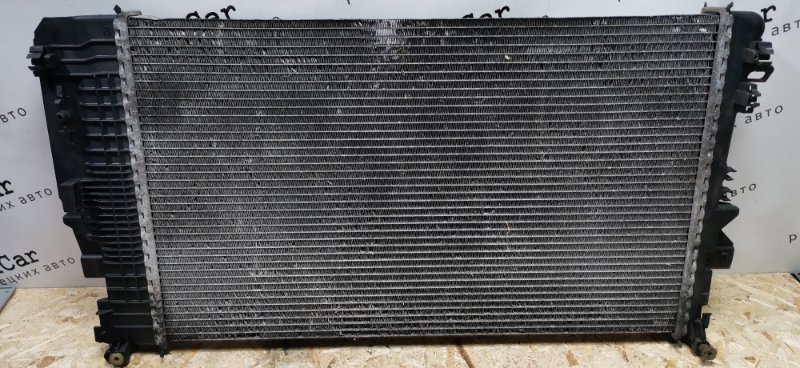 Радиатор Mercedes VIANO 2011 639 рест