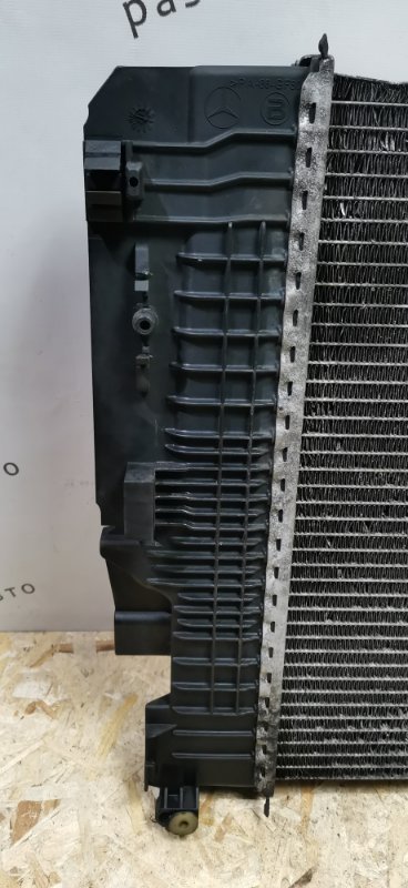 Радиатор Mercedes VIANO 2011 639 рест