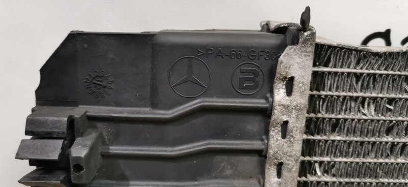 Радиатор Mercedes VIANO 2011 639 рест