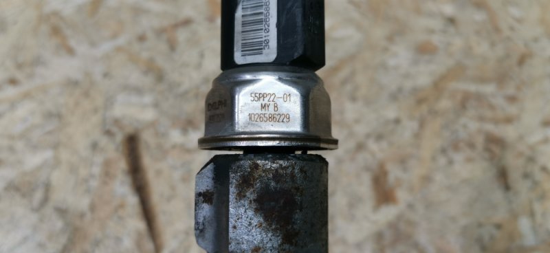 Топливная рампа с регулятором Mercedes VIANO 2011 639 рест