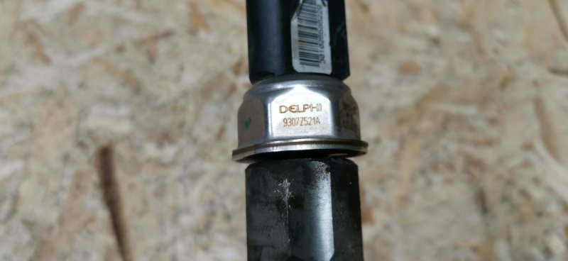 Топливная рампа с регулятором Mercedes VIANO 2011 639 рест