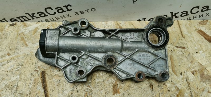 Кронштейн масляного фильтра Mercedes VIANO 2011 639 рест