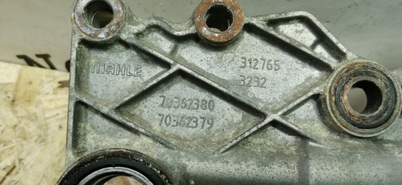 Кронштейн масляного фильтра Mercedes VIANO 2011 639 рест