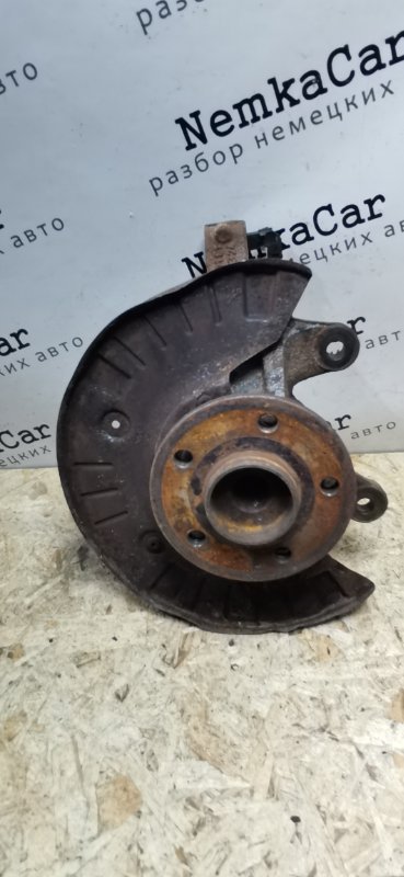 Кулак поворотный Mercedes VIANO 2011 639 рест