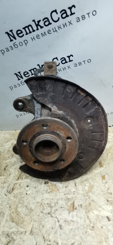 Кулак поворотный Mercedes VIANO 2011 639 рест